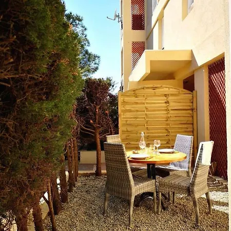 Grand 35m2 Centre Apartment LʼÎle-Rousse