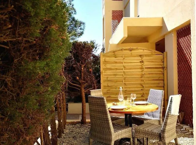 Grand 35m2 Centre Appartement LʼÎle-Rousse